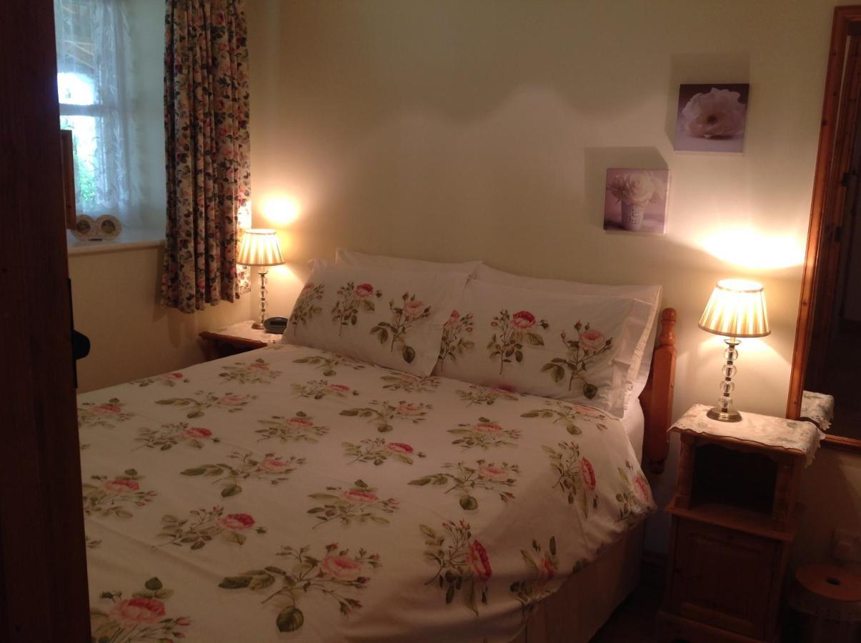 Hollyhock Cottage, Clematis Cottages, スタンフォード エクステリア 写真