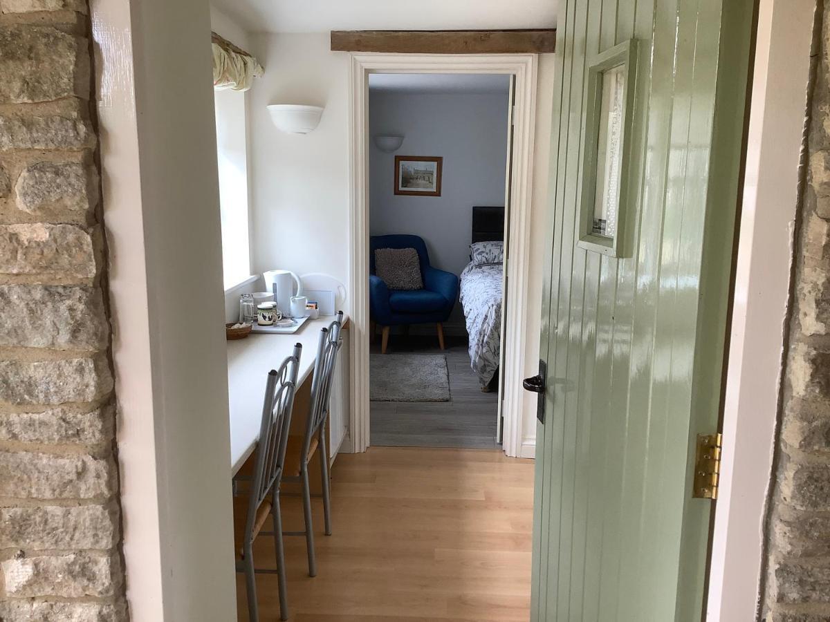 Hollyhock Cottage, Clematis Cottages, スタンフォード エクステリア 写真