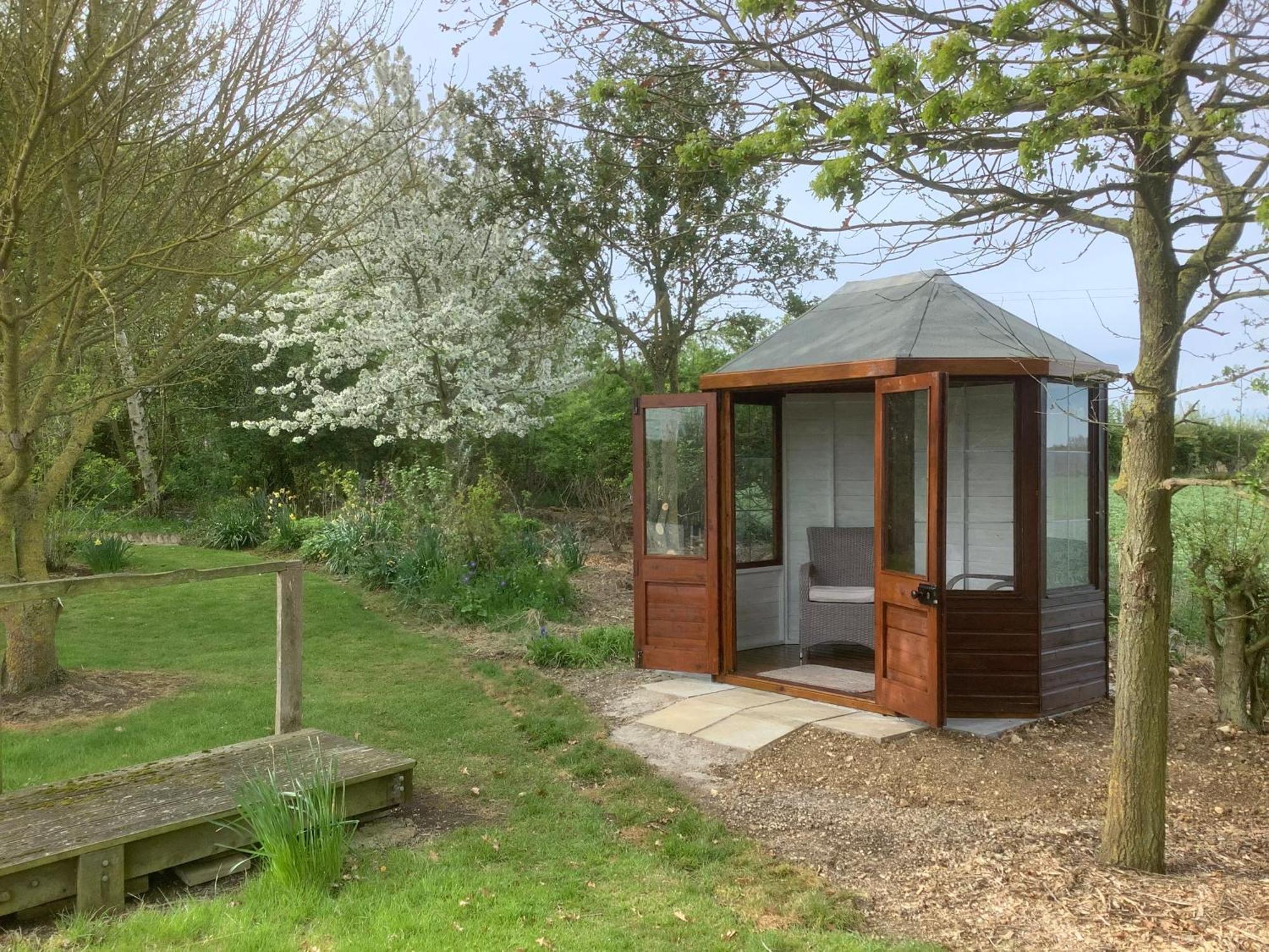 Hollyhock Cottage, Clematis Cottages, スタンフォード エクステリア 写真